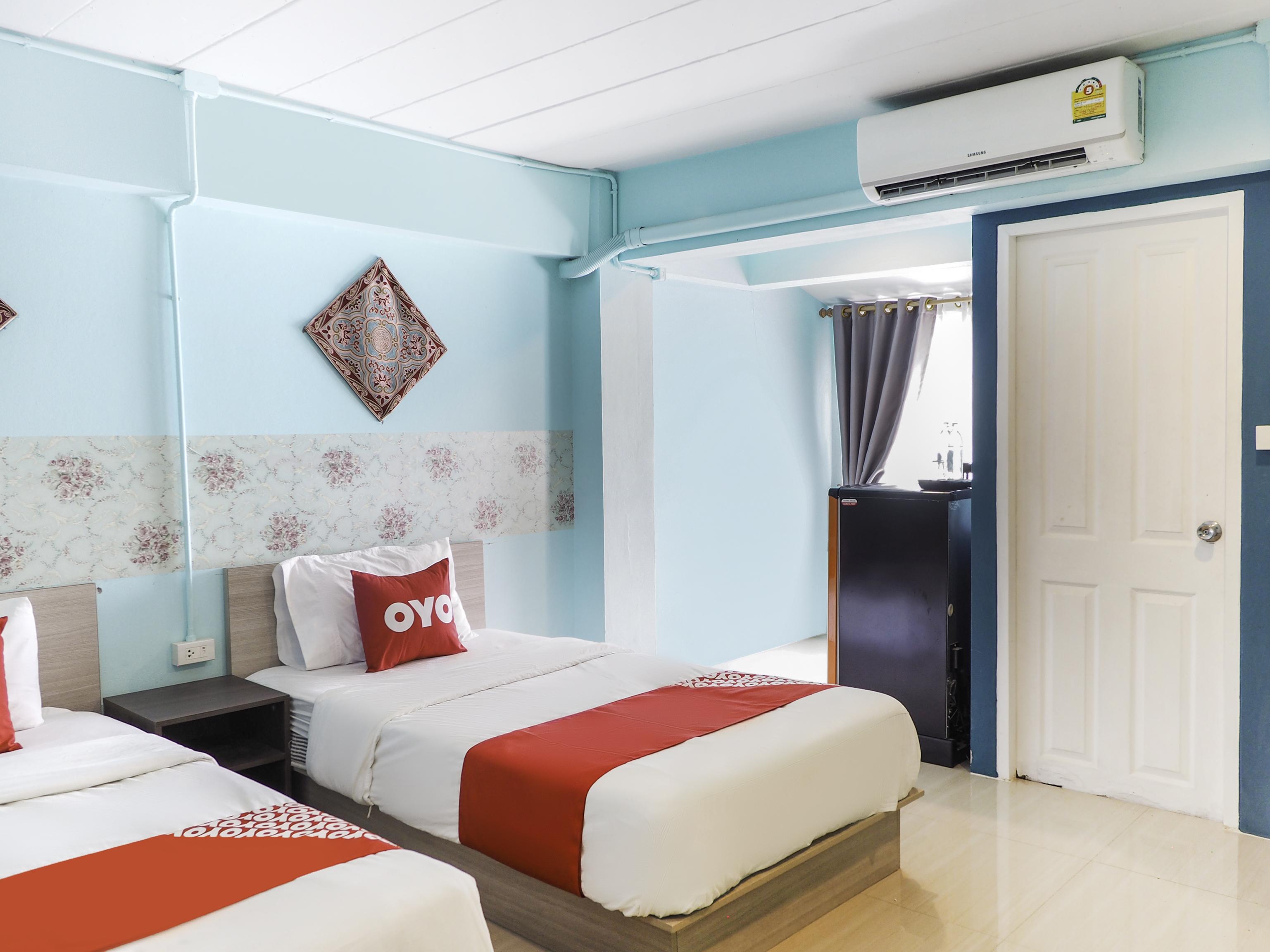 Oyo 983 The Private Hotel Chiang Mai Bagian luar foto