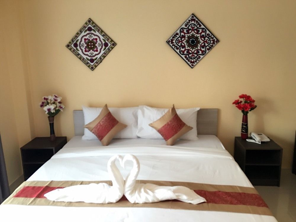 Oyo 983 The Private Hotel Chiang Mai Bagian luar foto