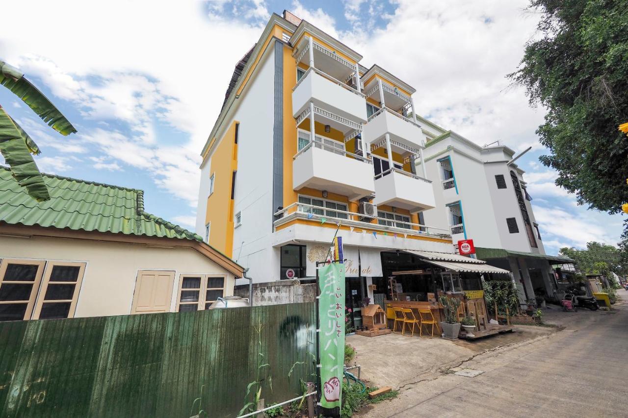 Oyo 983 The Private Hotel Chiang Mai Bagian luar foto